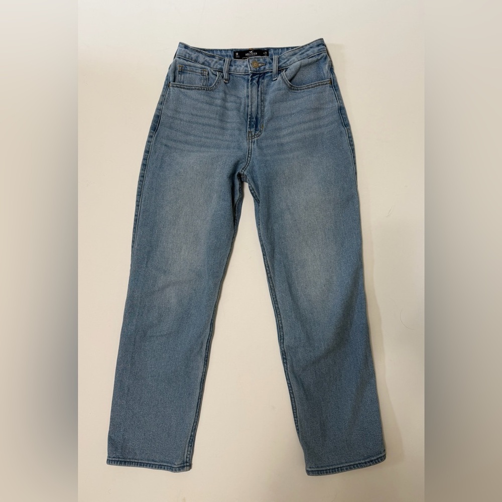 Hollister Ultra High Rise Vintage Straight Jeans W26 L27 Light Wash Mom Denim